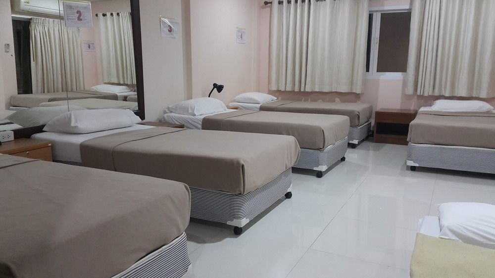 Bgw Phuket Hostel Patong Buitenkant foto