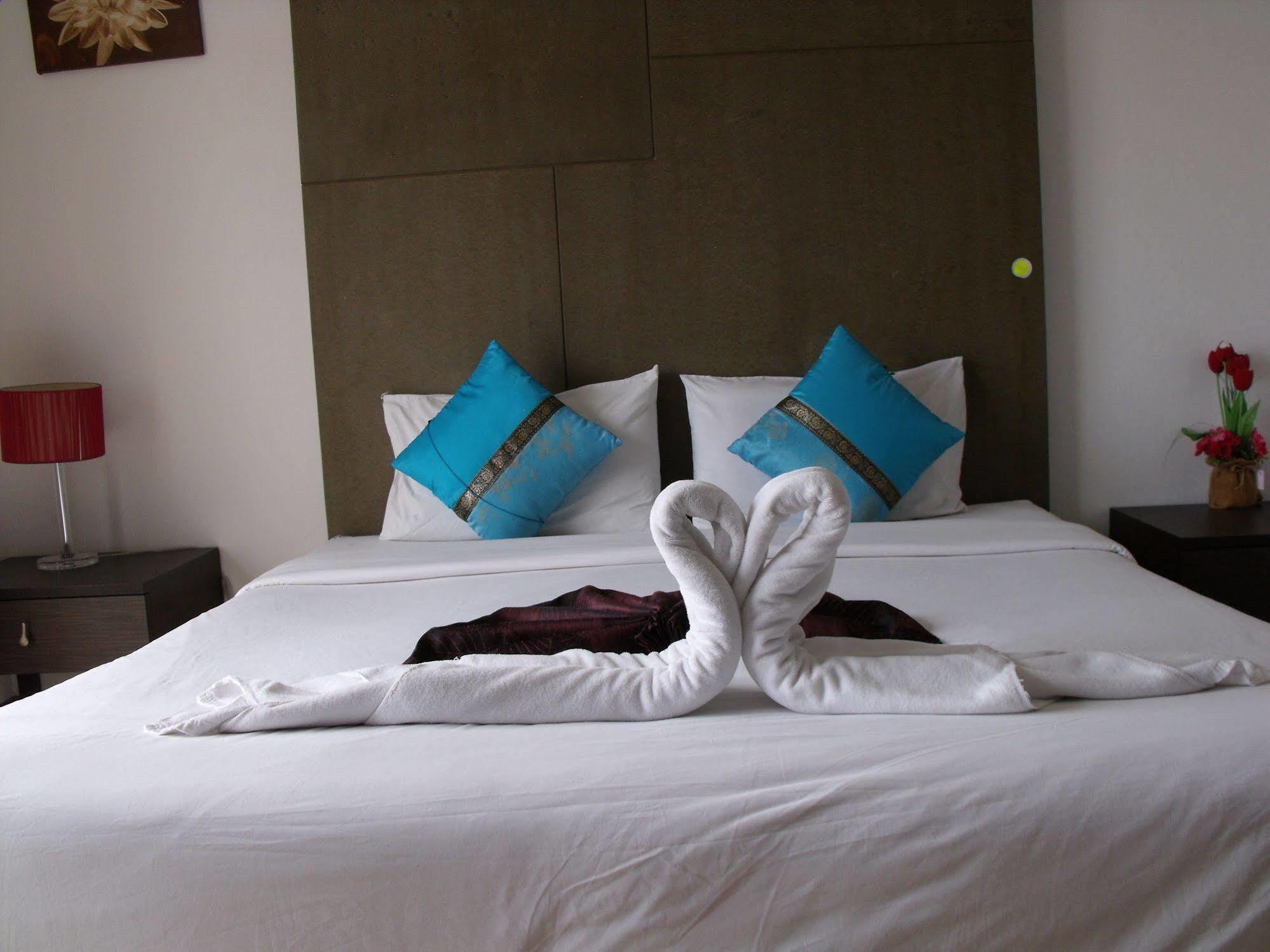 Bgw Phuket Hostel Patong Buitenkant foto